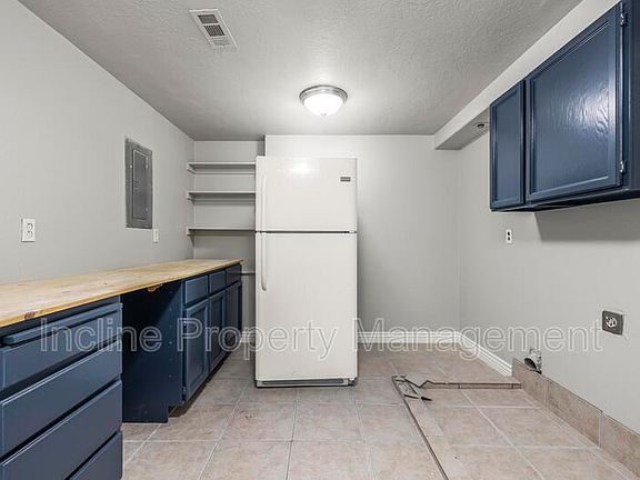 2nd image of 4016 S Sunrise Dr