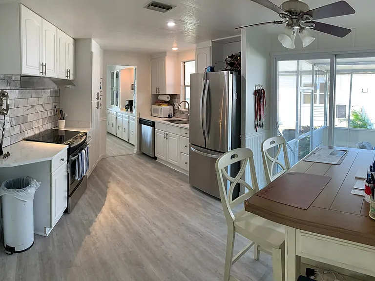 274 Glenwood Ln — Photo 3