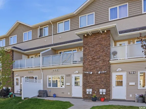 UNIT 703-1022 Hampton CIRCLE, Saskatoon, SK S7R 0K3