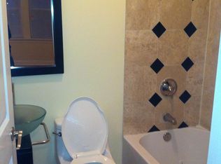 3851 W Ainslie St #1W, Chicago, IL 60625