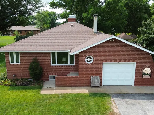 735 Lovers Ln, Columbus, NE 68601