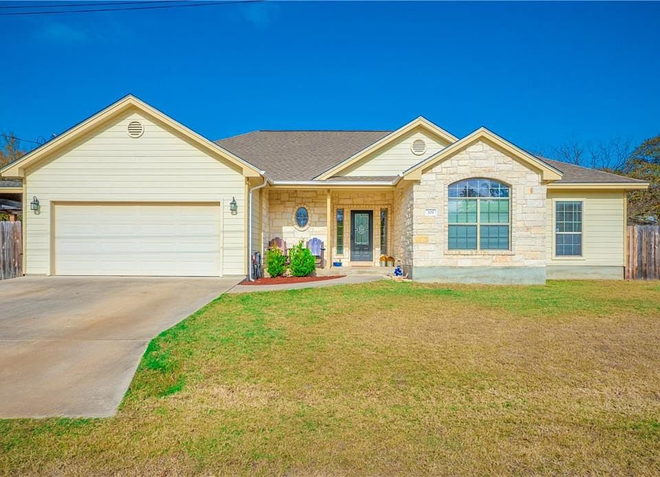 1st image of 205 Bluebonnet Dr