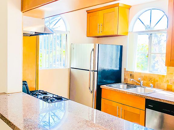 3rd image of 2400 Walnut Ave APT 1