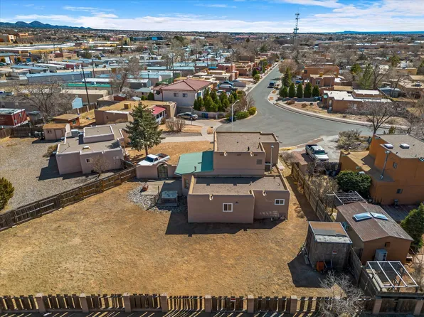 1313 Acequia Borrada, Santa Fe, NM 87507