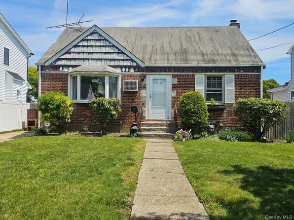 2207 Maple Street, Wantagh, NY 11793