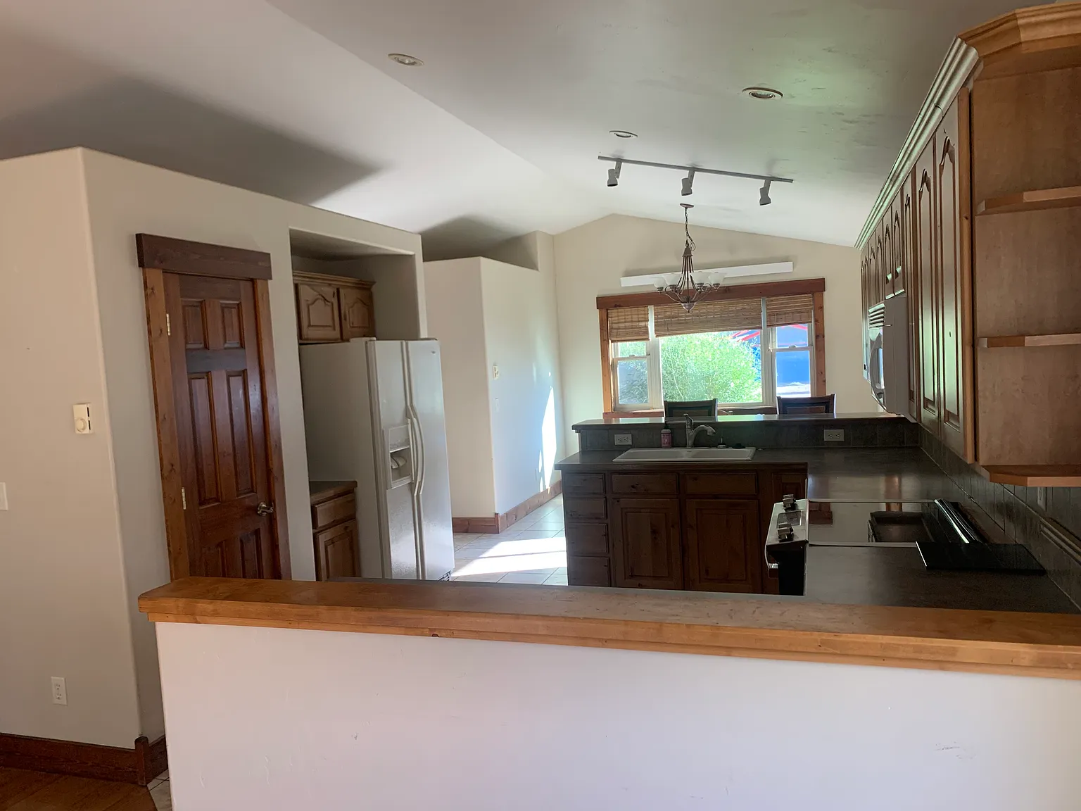 3 bed, 1484 sqft, $2,700 — Photo 1
