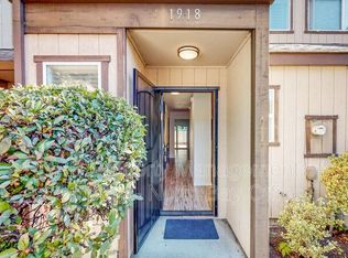 1918 Knolls Dr, Santa Rosa, CA 95405