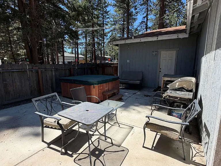 2234 Barton Ave — Photo 18