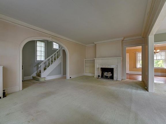 4th image of 1480 Lewis Dr