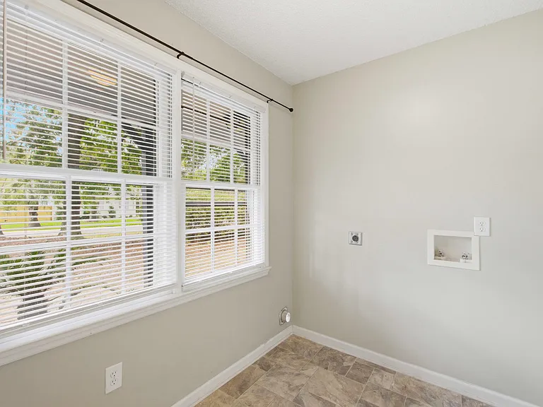 1860 Piper Dr — Photo 19
