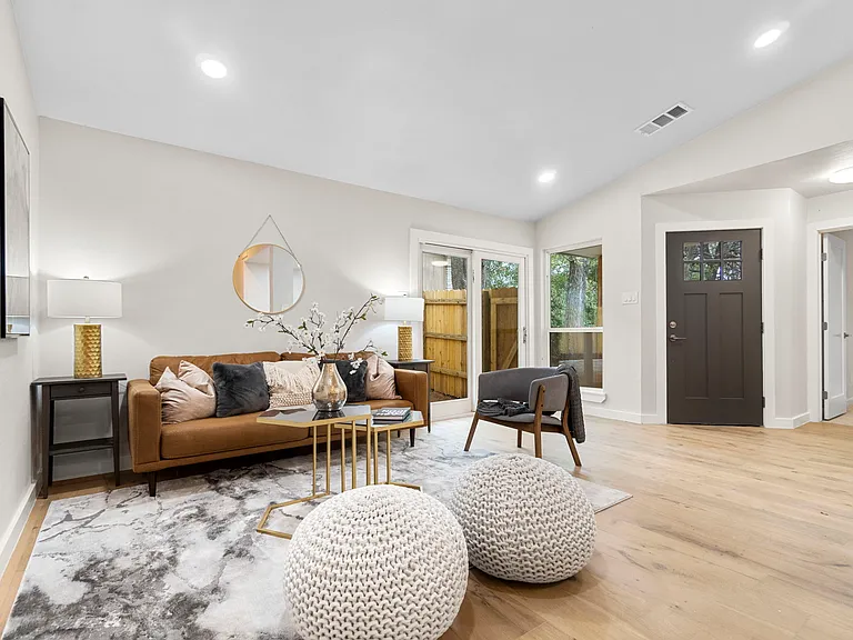4506 Dorsett Oaks Cir — Photo 17