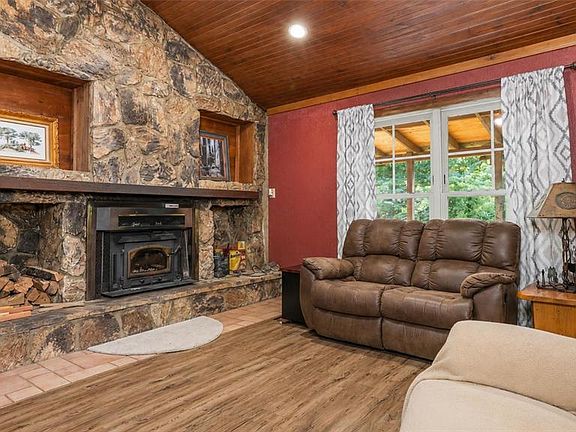 5th image of 30998 Hutchison Rd