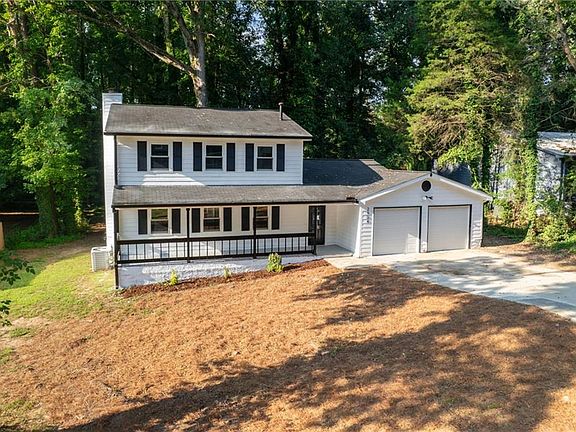 3rd image of 2904 Wood Hollow Ln
