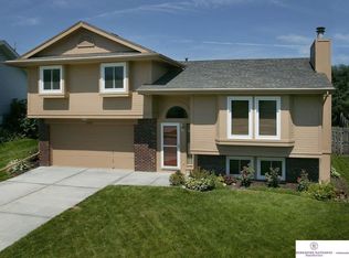 15482 Spencer St, Omaha, NE 68116