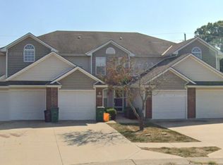 924 SW Imperial Ln, Blue Springs, MO 64064