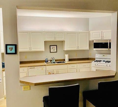 2nd image of 2803 E 38th St APT 303