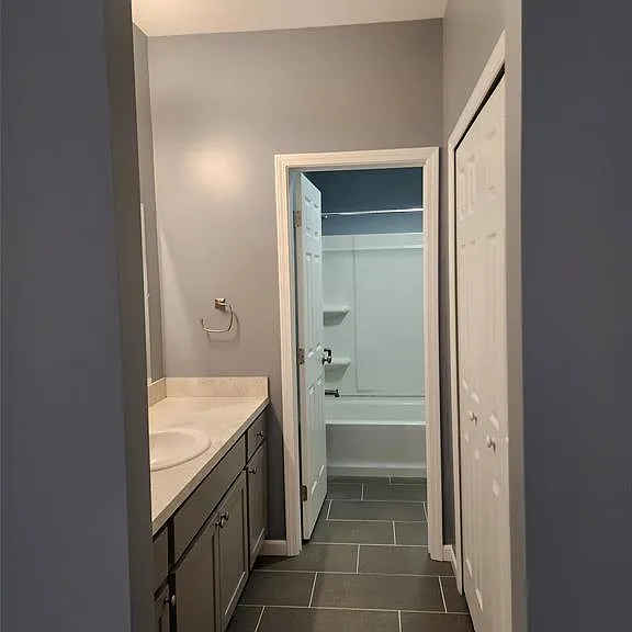 18106 Addington Dr — Photo 23