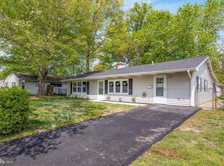 8 Chippendale Cir, Newark, DE 19713