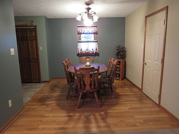 Dining w/ new laminate