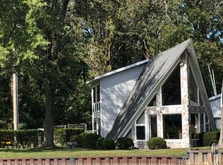 5075 Shoreview Dr, Coloma, MI 49038