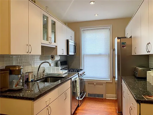 Sold by Remax Real Estate Professionals | media 5