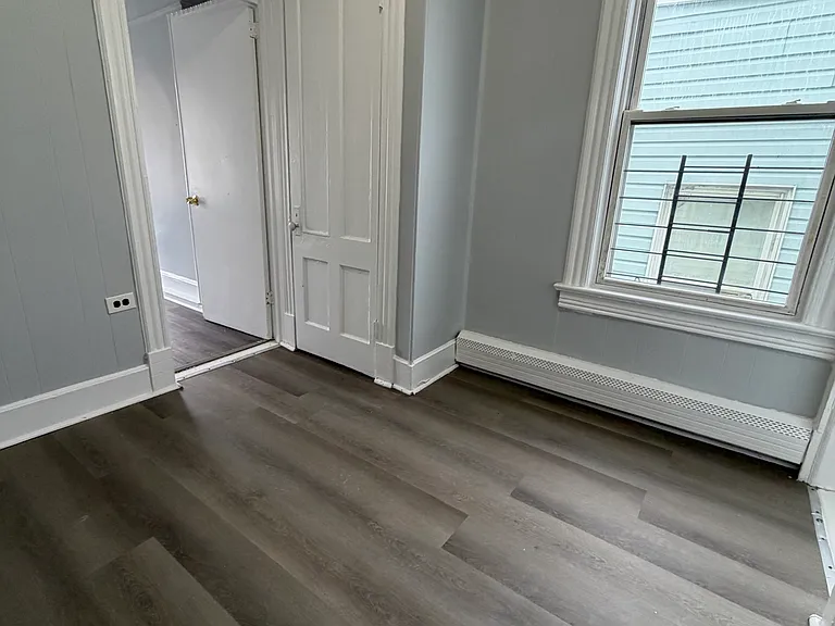 105 Maple St #3W — Photo 4