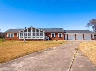 18436 Wakefield Rd, Courtland, VA 23837