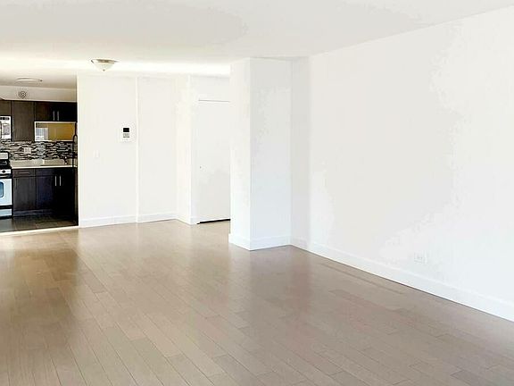 4th image of 200 E 33rd St Ph J