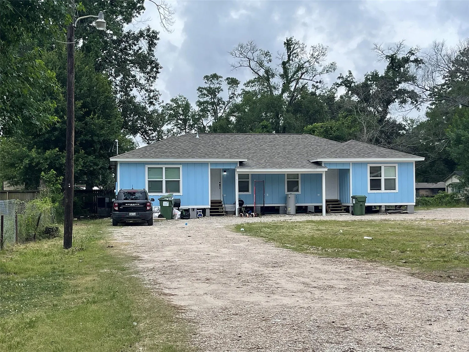 2 bed, 1.0 bath, 1229 sqft, $1,200 — Photo 1
