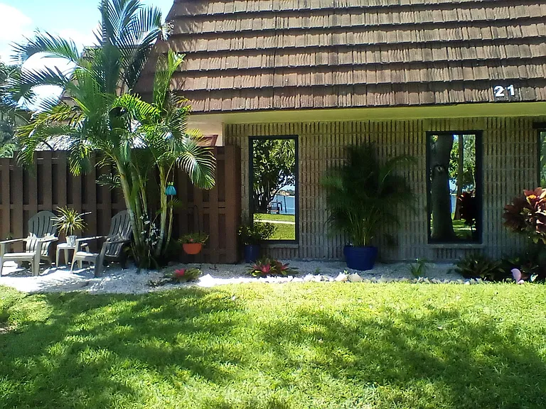 825 Center St #21B — Photo 34