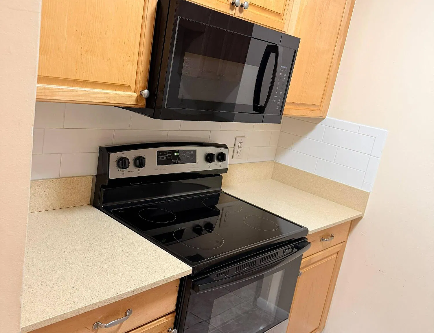 1 bed, 1.0 bath, 659 sqft, $1,650 — Photo 1