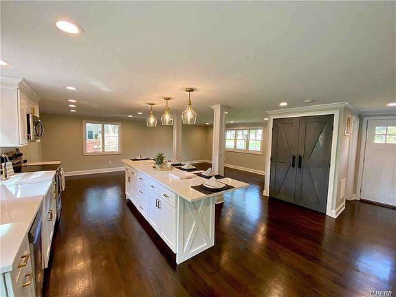 5th image of 4 Hollingwood Dr