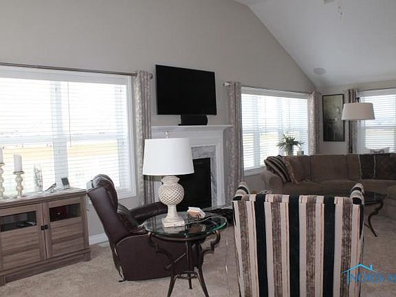 5th image of 26303 Whitewater Dr