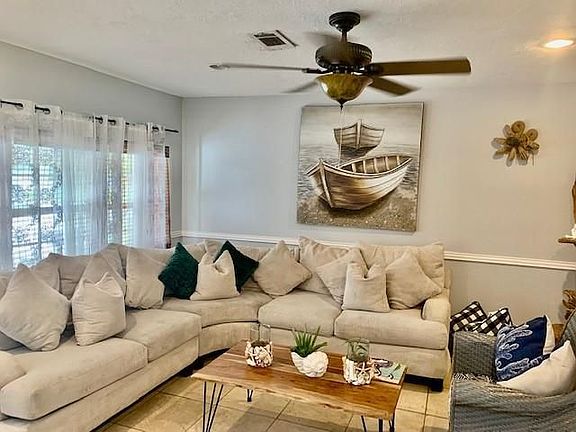 5th image of 1114 Bayou Cir