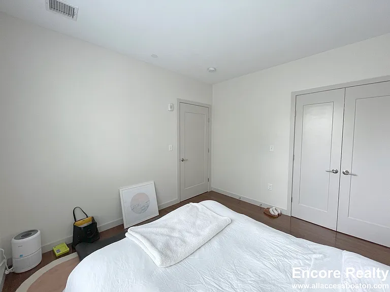 21 Gibbs St #204 — Photo 14