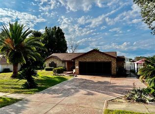 36808 Sandy Ln, Grand Island, FL 32735