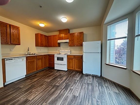 3rd image of 4000 Northwest Ave #304