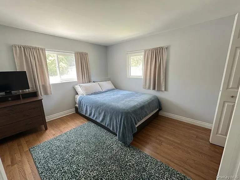 1 Holland Ln — Photo 7