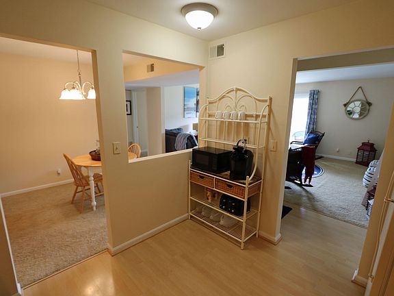 5th image of 3612 Lakeshore Dr APT D7