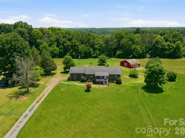 144 Wooten Farm Rd, Statesville, NC 28625