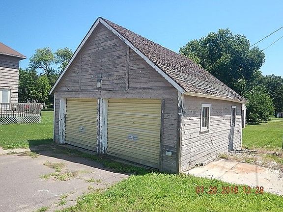 3rd image of 109 W 1st St N