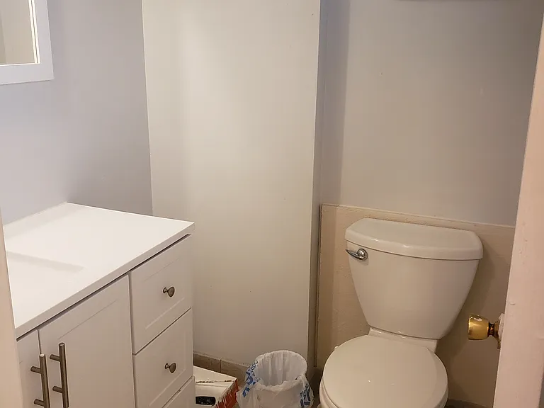 1/2 bath