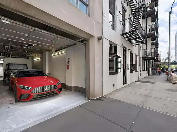 444 West 19th Street 201 image 3 of 13