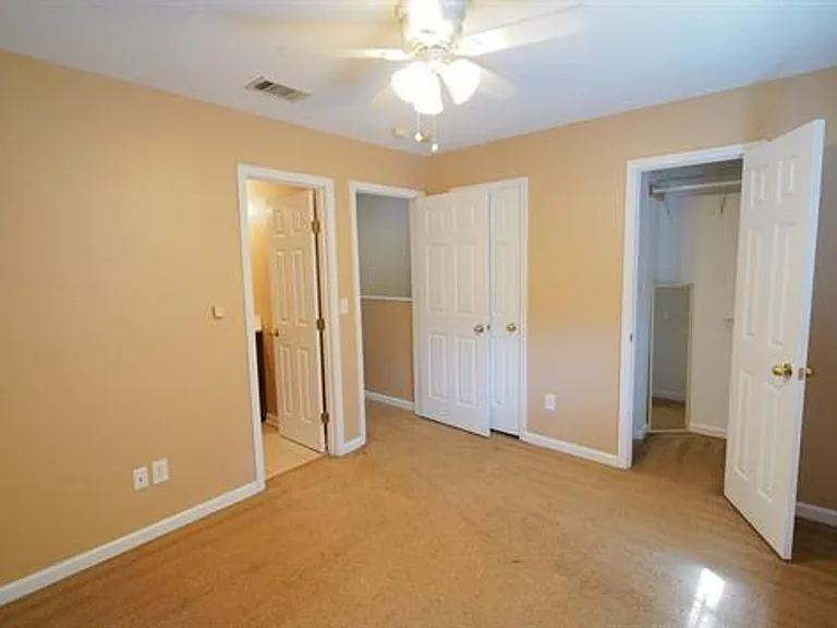 2186 Timberwood Cir N — Photo 18