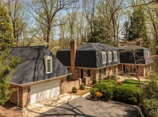 9100 Glenbrook Rd, Fairfax, VA 22031