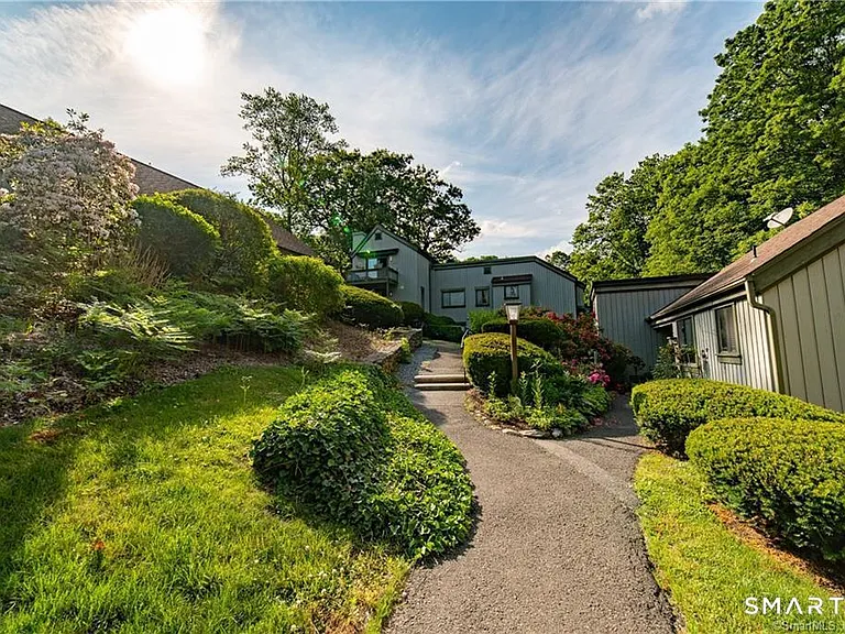 140 Woodvale Dr #E — Photo 14
