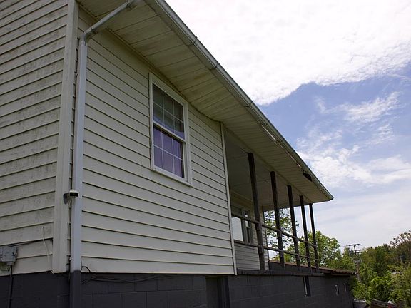 4th image of 6241 Waynesburg Pike