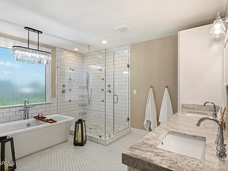 3810 E Devonshire Ave — Photo 14