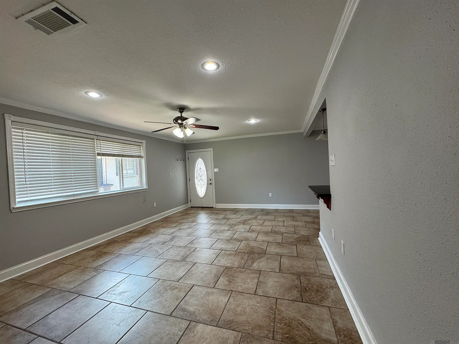 2 bed, 1000 sqft, $1,250 — Photo 3