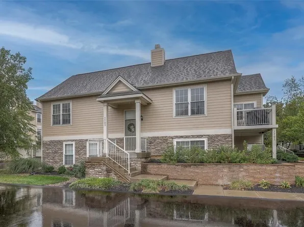 7703 W 158th Ter, Overland Park, KS 66223